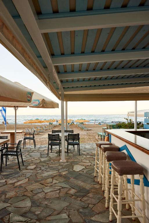 Vlachakis Hotel — Restaurant & bars in Stalida