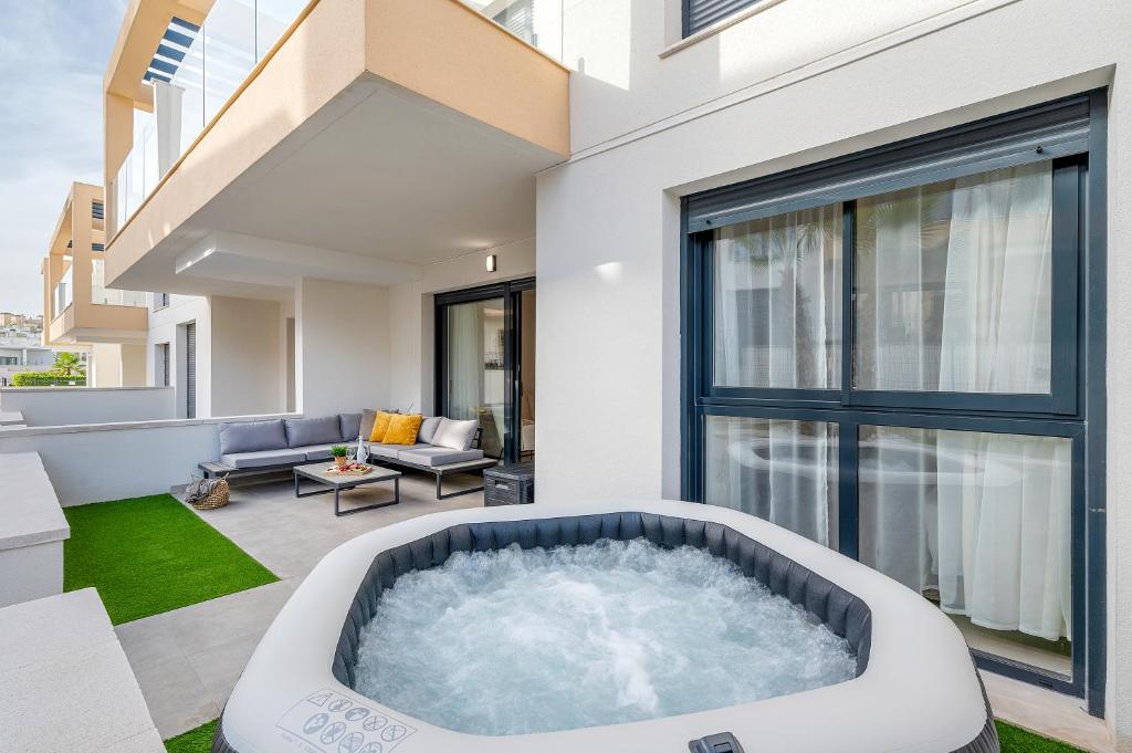 Bouda Residence Luxury stay with Private Jacuzzi - 1
