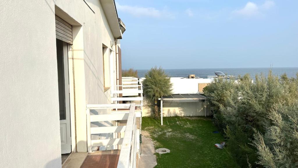 Marcelli, bilocale direttamente sulla spiaggia - M150 - 1