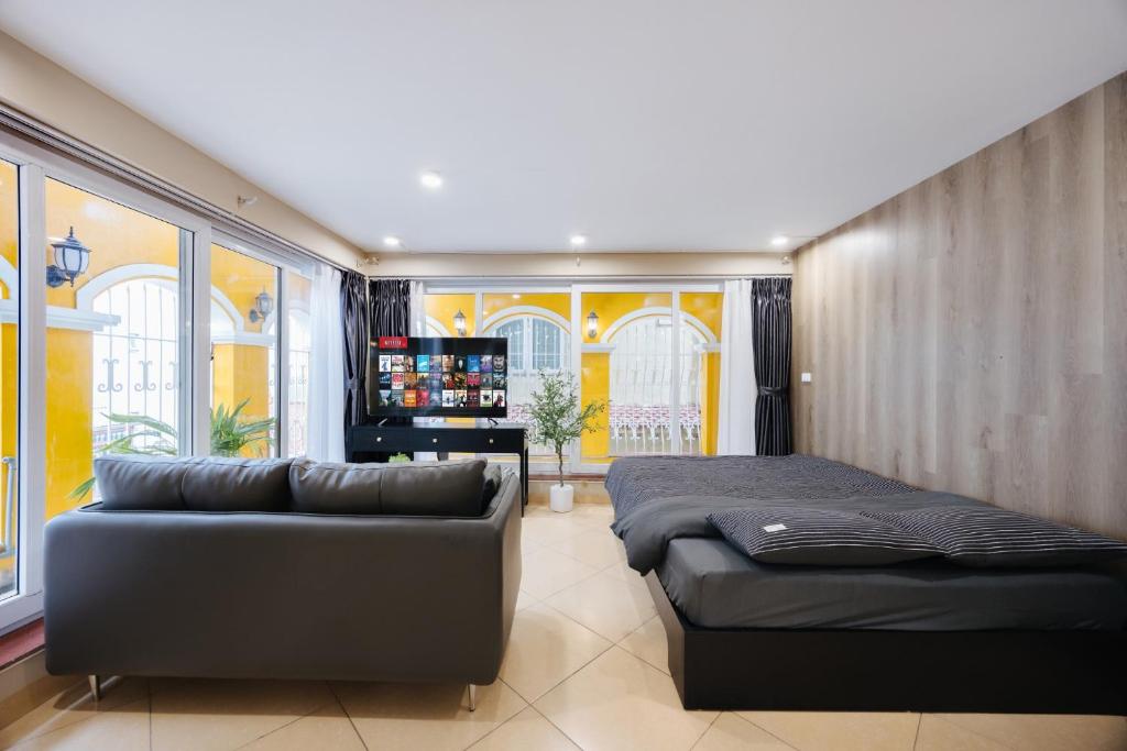 VietHOME-The Duplex 67-6pax-Lift Netflix-FREE Laundry