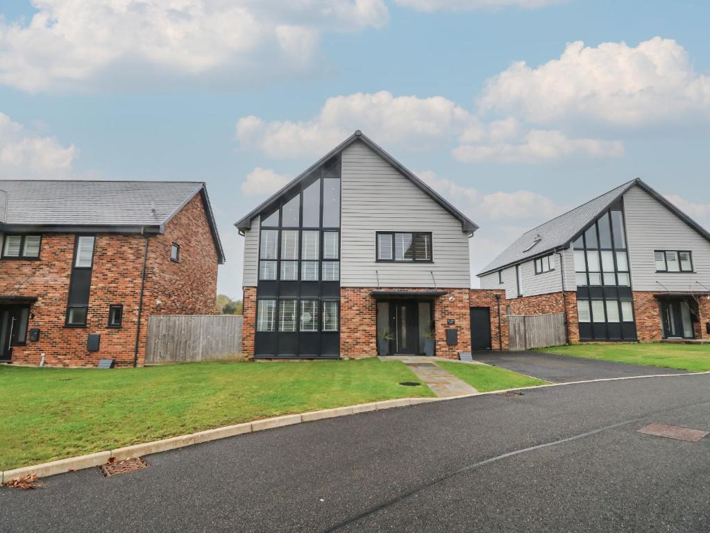 Low Tide Loft, Freshwater