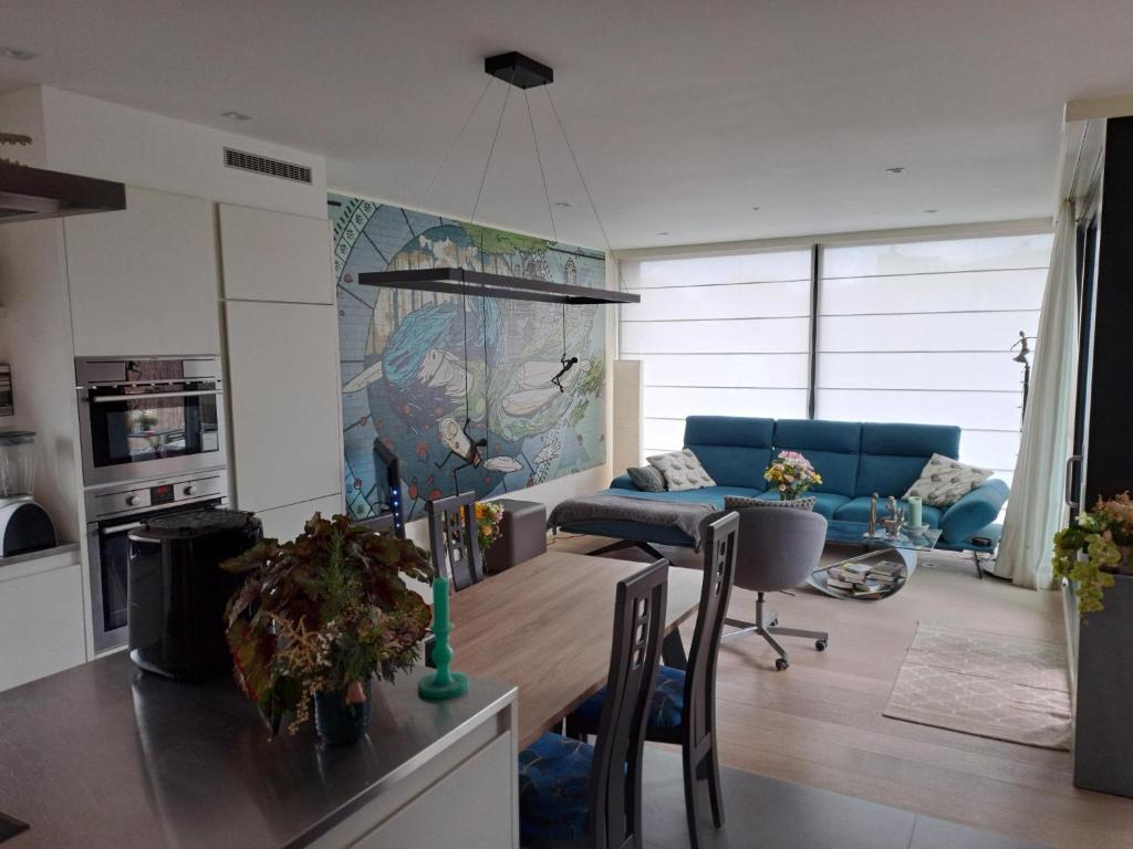 Carlotta Penthouse, Gent