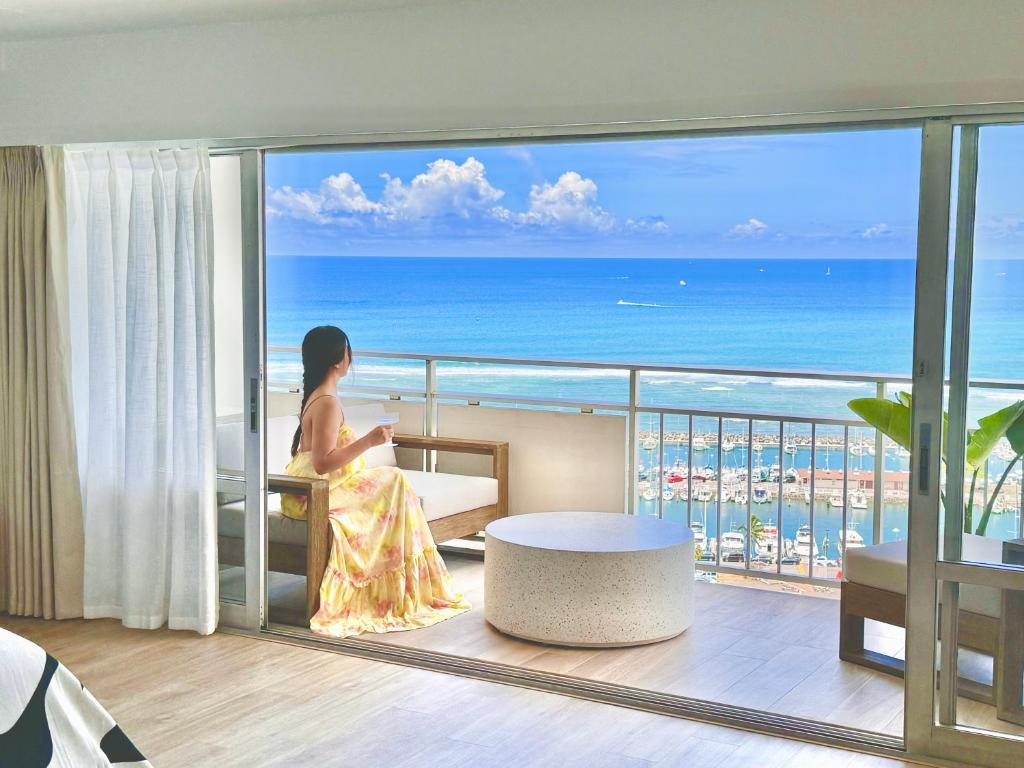 Panoramic Oceanview Resort - Full Kitchen in Each Unit, 2 Swimming Pools, Onsite Restaurants, Fireworks Every Friday, Honolulu