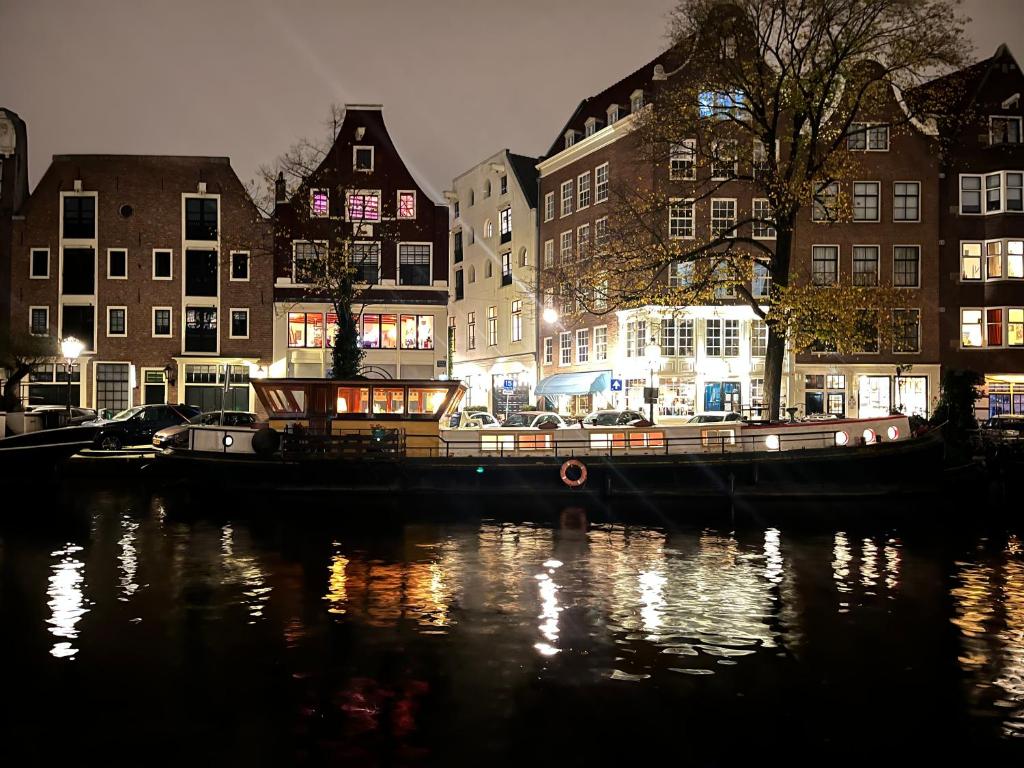Woonboot Josja, Amsterdam