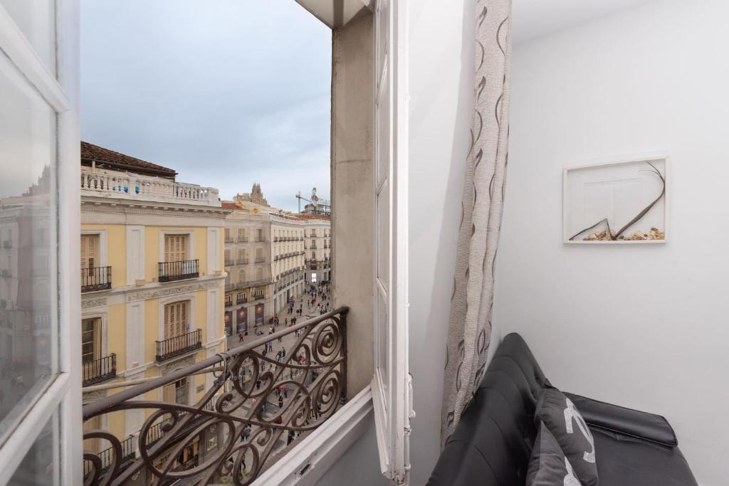 Apartamentos Day Madrid PUERTA DEL SOL, Мадрид