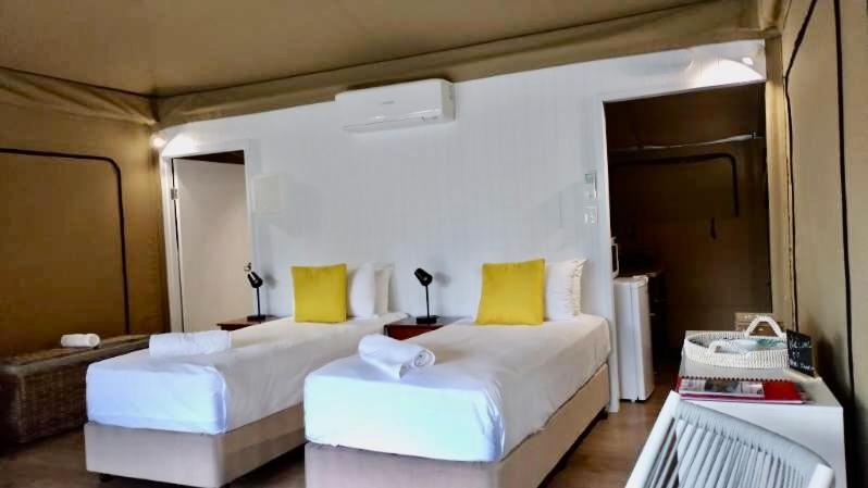 Safari Tent 7 Accessible, Nelly Bay