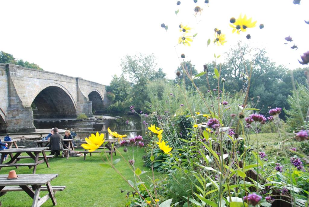 The Bull Inn West Tanfield 전경
