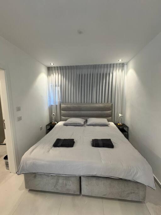 King George studio 3, Jeruzalém