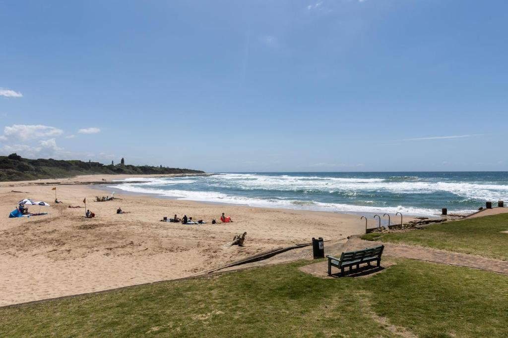 Michael Point 6, Shelly Beach