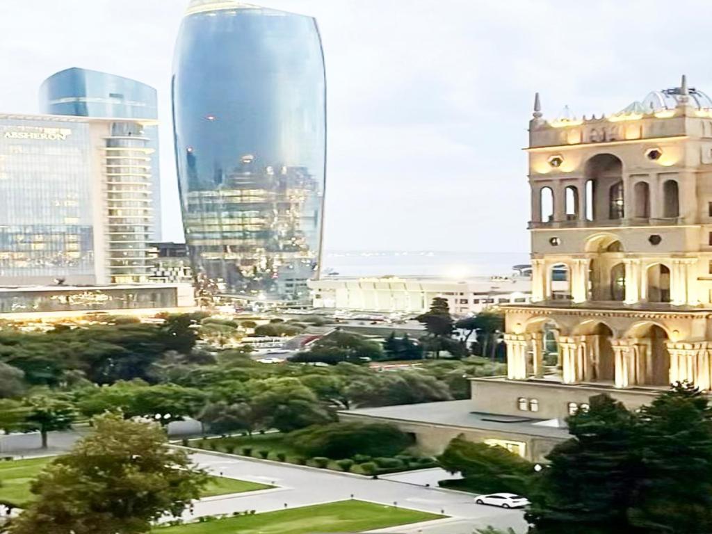 Квартира в центре Баку с видом на море, Baku
