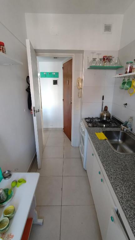 Depto luminoso, alegre y a una cuadra del mar - 5