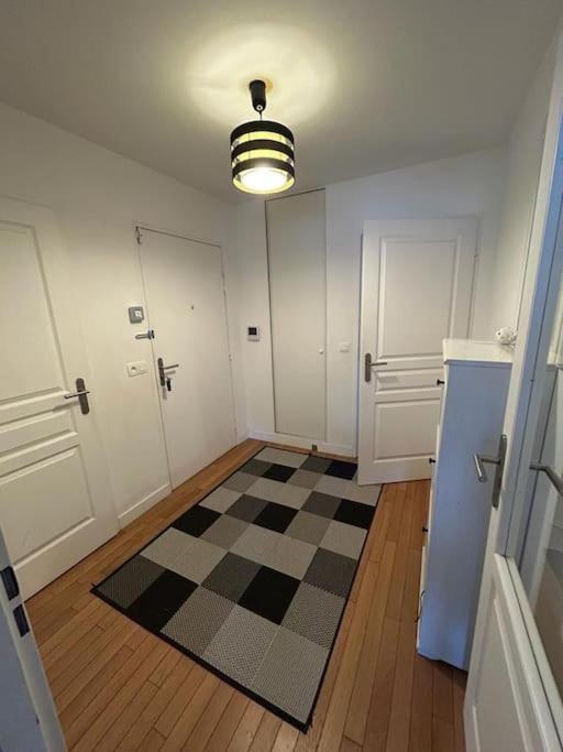 Spacious flat ideal for working or events - 4