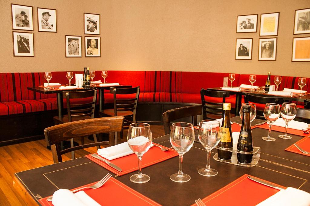Hotel Dining