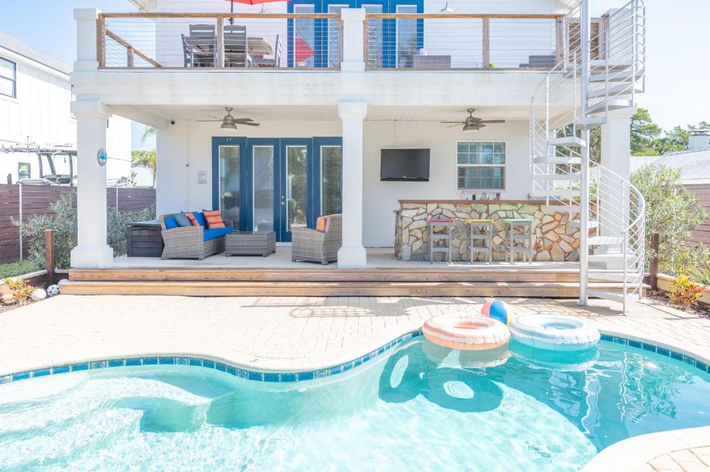 4BD 3BR Pool Paradise 1 mile from Beach & Downtown, St. Augustine