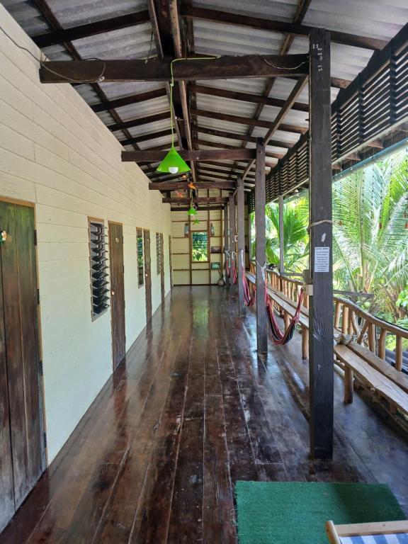 Balcony/terrace, Happy Days Guest House in Koh Kood
