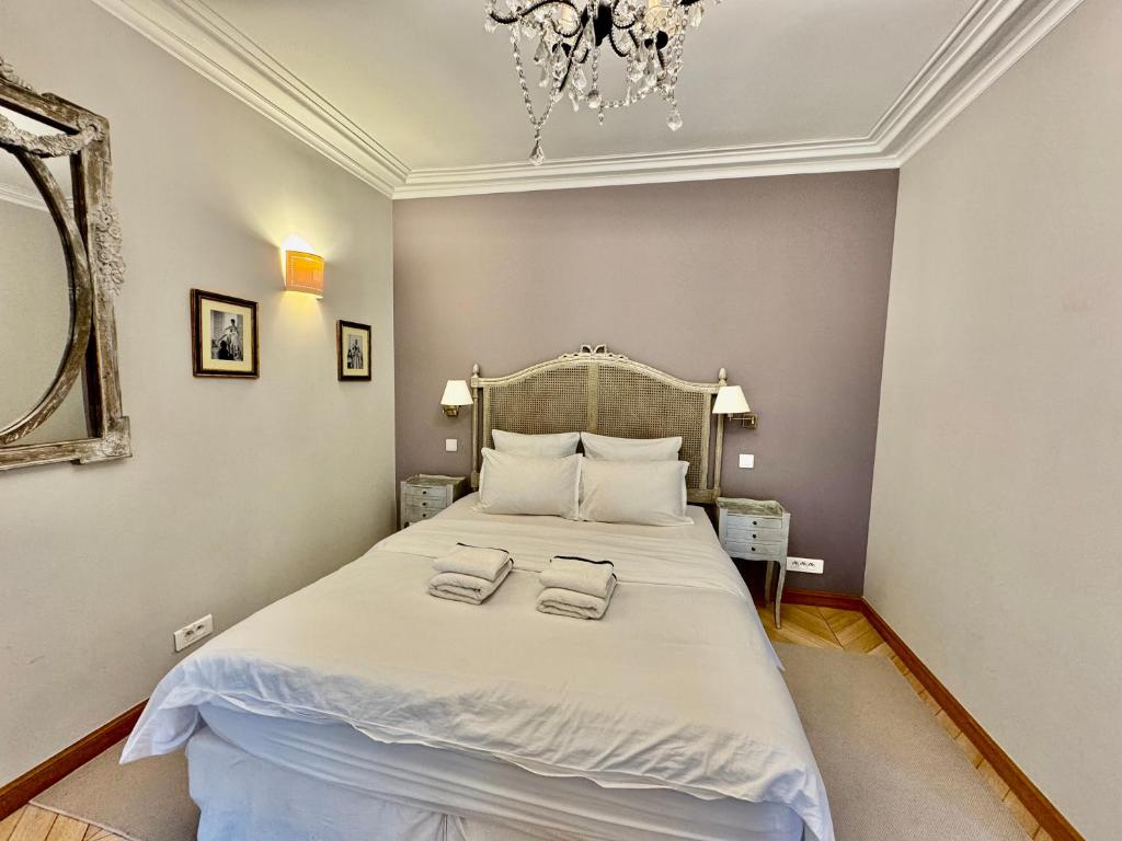 CHABLIS 27 avenue de la Bourdonnais 75007 - 3