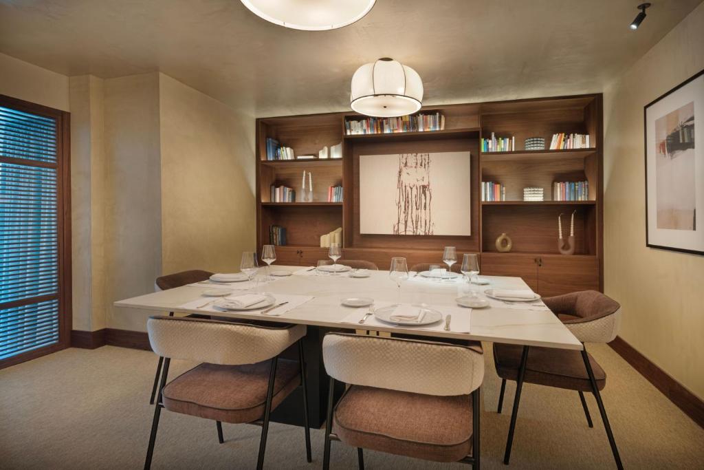 ウェスティン マドリード クスコ (The Westin Madrid Cuzco) 会議室