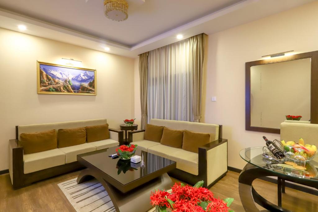 Food and beverages, Dreamland Gold Resort & Hotel in Tilottama