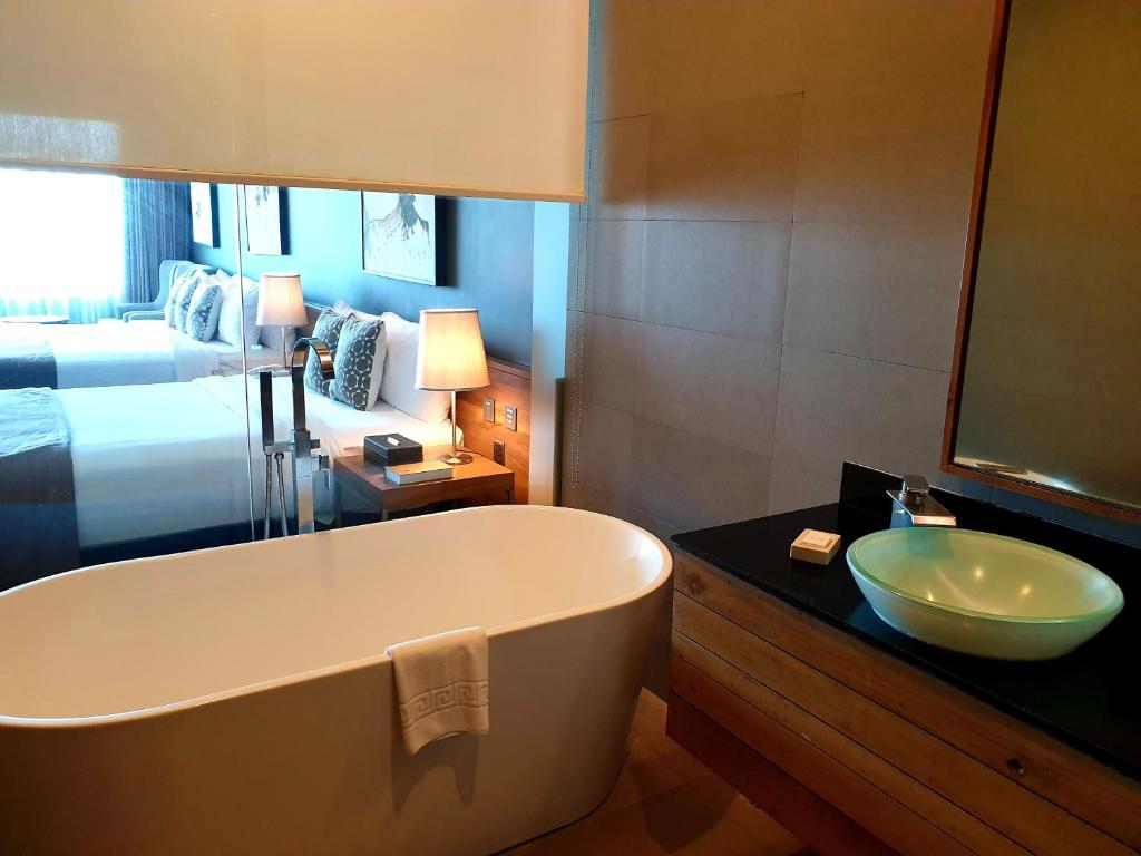 เอสกาลา ตาไกย์ไตย์ (Escala Tagaytay)