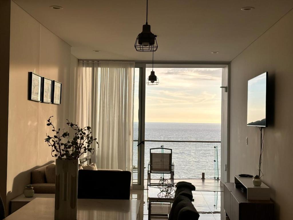 Camino al Mar Apartment with Amazing View of the Ocean, Beach and Swimming Pool - 3
