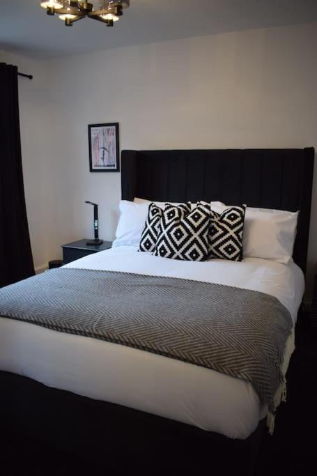 The Little Luxury Getaway!, Moortown