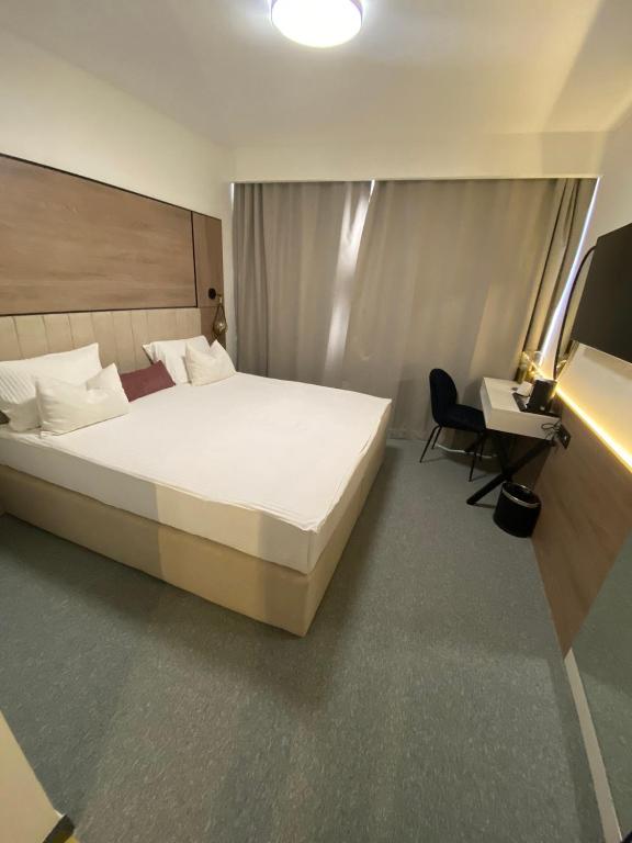 Hotel Grand - 4