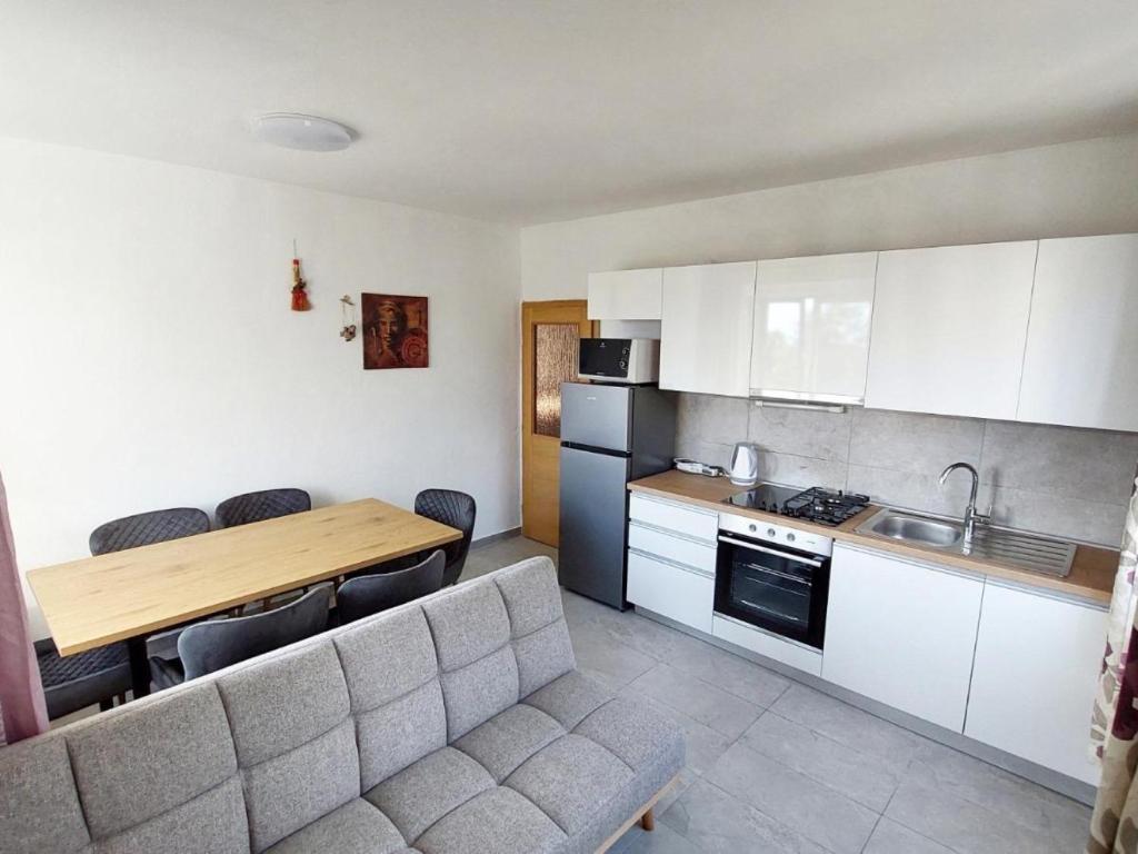 Apartment Sailor, Lovran