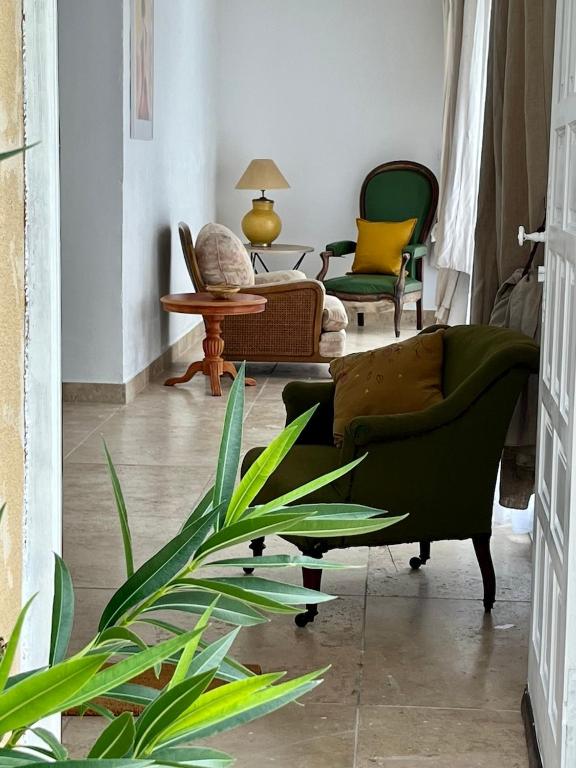 Appartement Symphonie T3, 2 terrasses, grand jardin & parking privé au calme - 4
