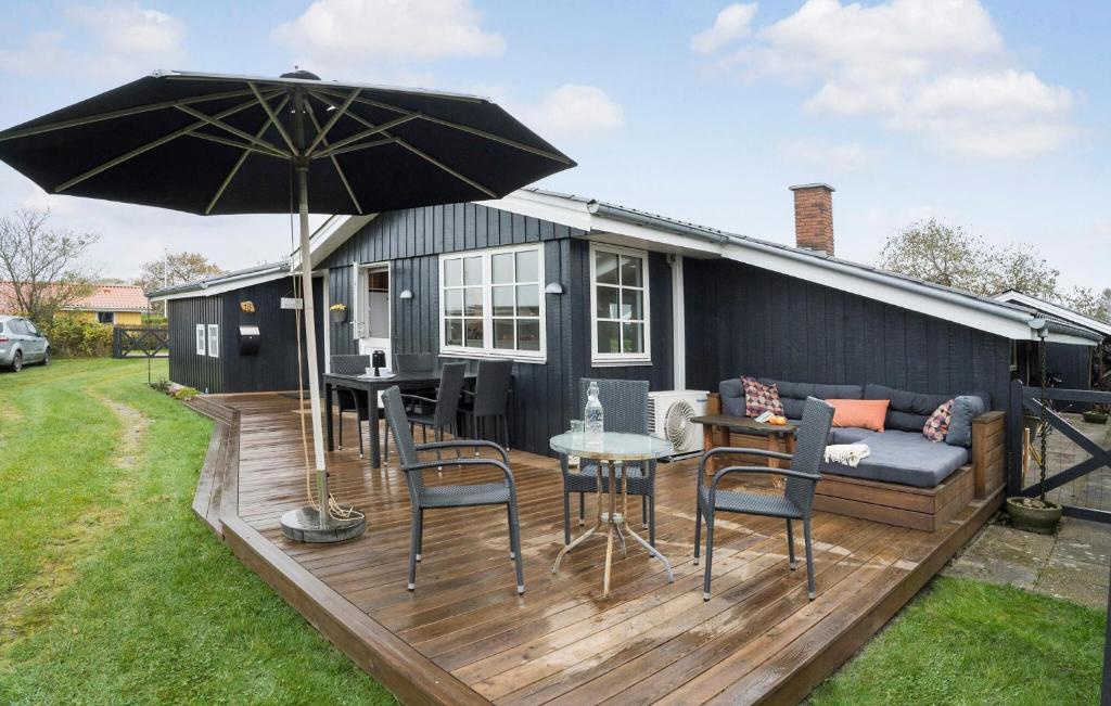 Nice Home In Juelsminde With Wifi, Sønderby