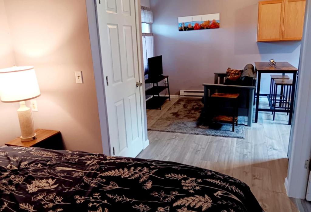 3-Min Walk Ferry, Free Wi-Fi,Free Spacious Parking, Saint Ignace