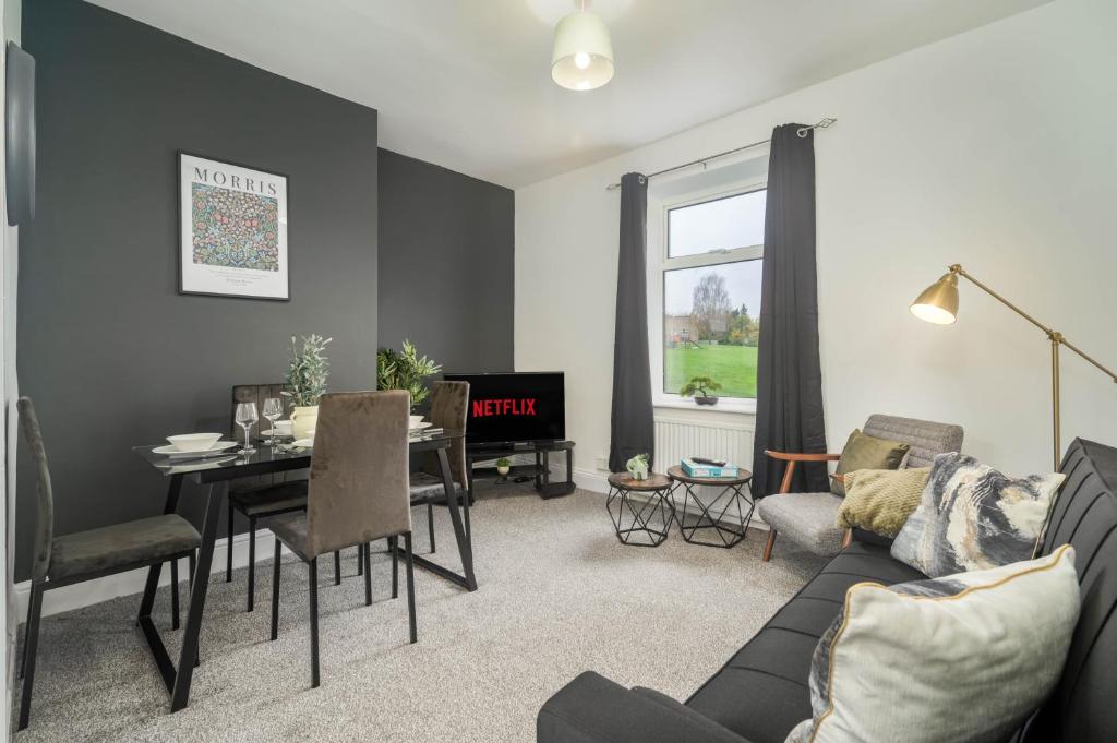 Ruby House - 2 Bed in Huddersfield Yorkshire, Huddersfield