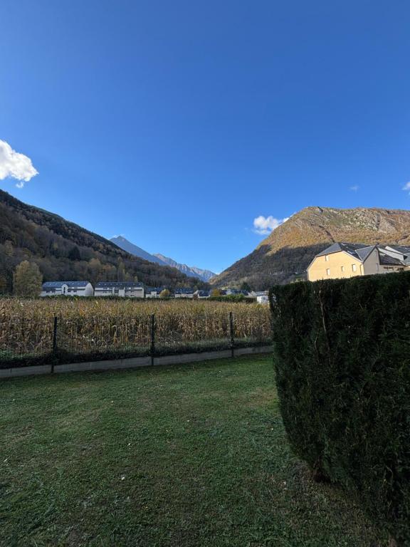 HOUNTANET appart 5 personnes vue montagne avec jardin - 4