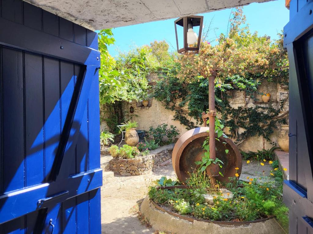Renovated 12th-century chapel fully equipped for 6 - 1