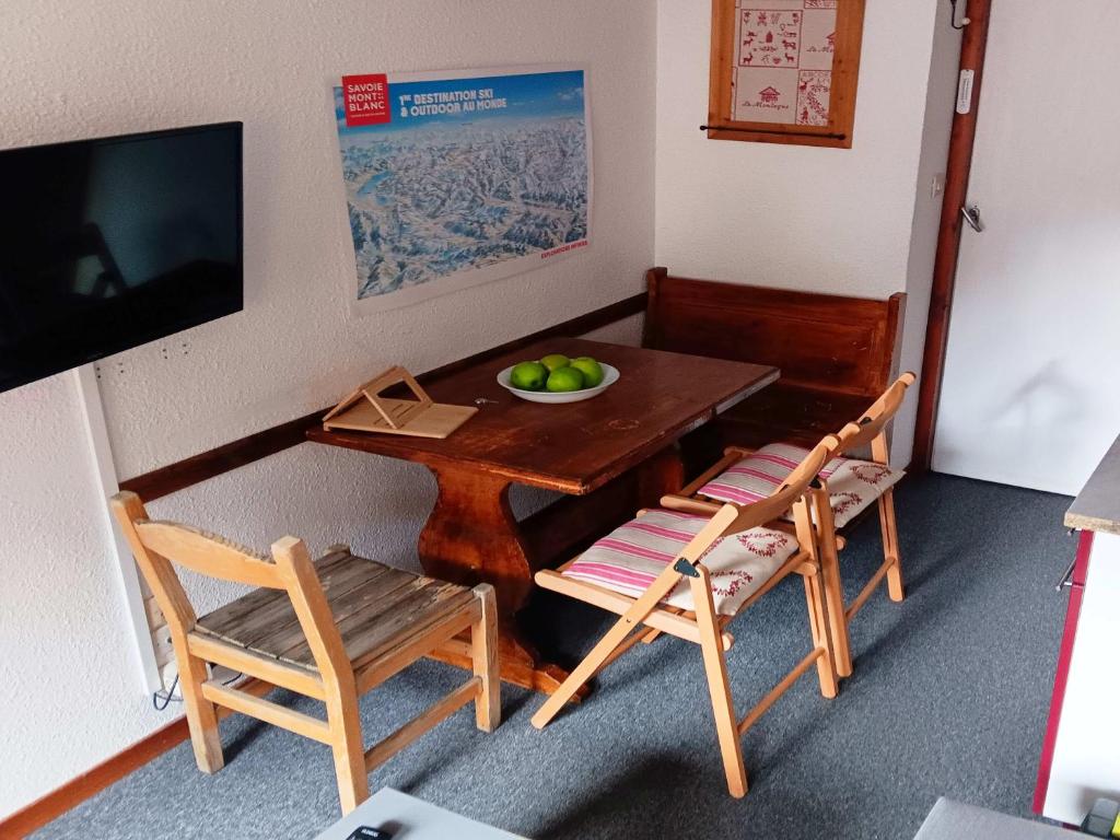 Studio 18 m2 tout confort 4pers location semaine du samedi au samedi au pied des pistes - 1