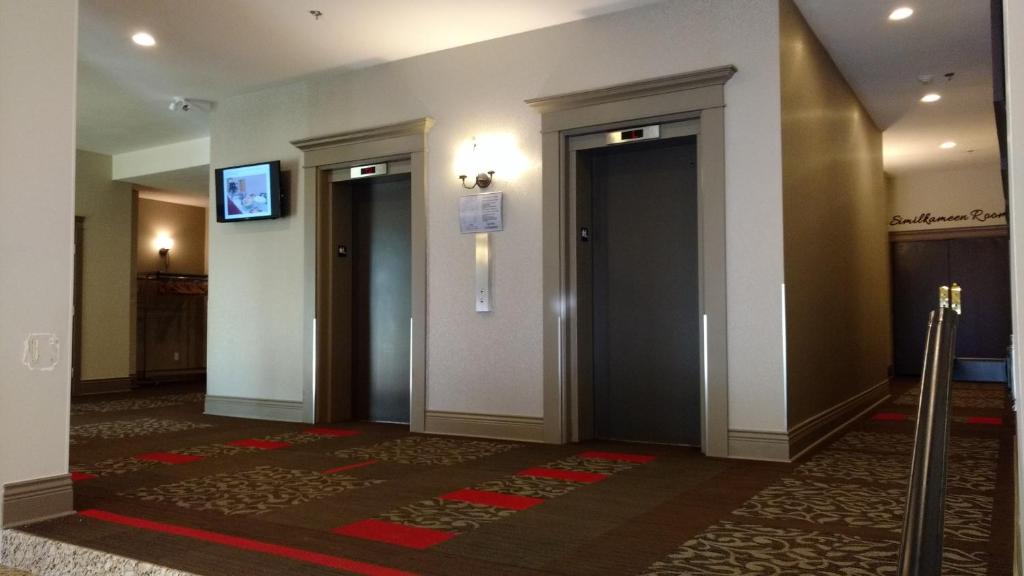The Royal Anne Hotel photo