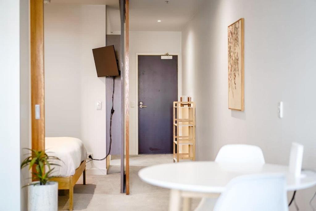 Perfect CBD Home Base at the Mondriane, Melbourne