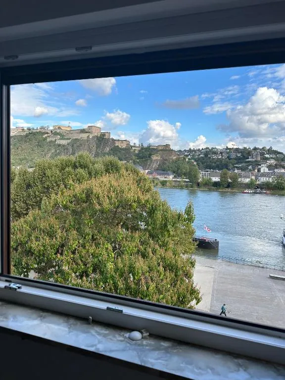 -MAISON MARGOT-am Deutschen Eck mit Rhein- und Festungsblick, Hotel in Koblenz