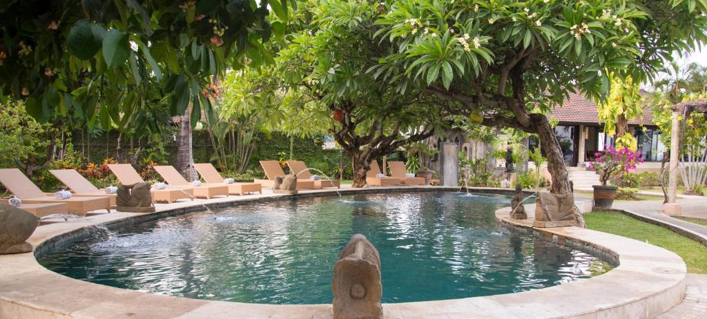 スイミングプール