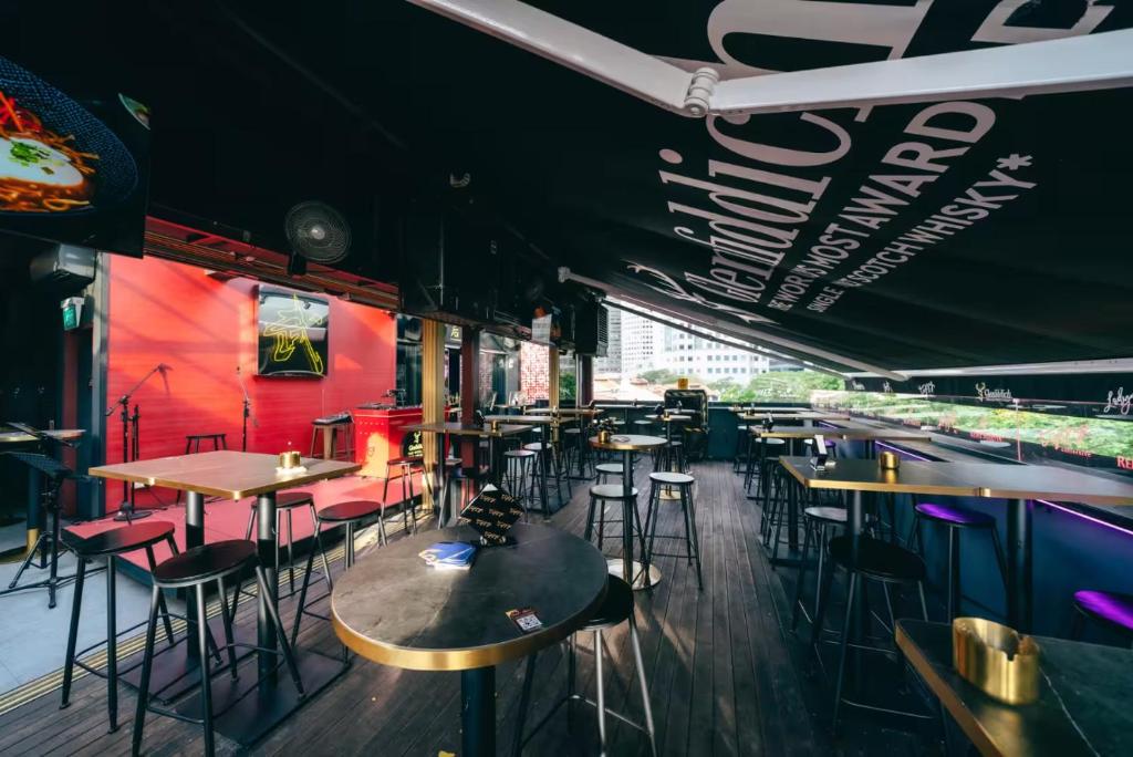 Bar/lounge, Bluewaters Female-Only Hostel in Singapore