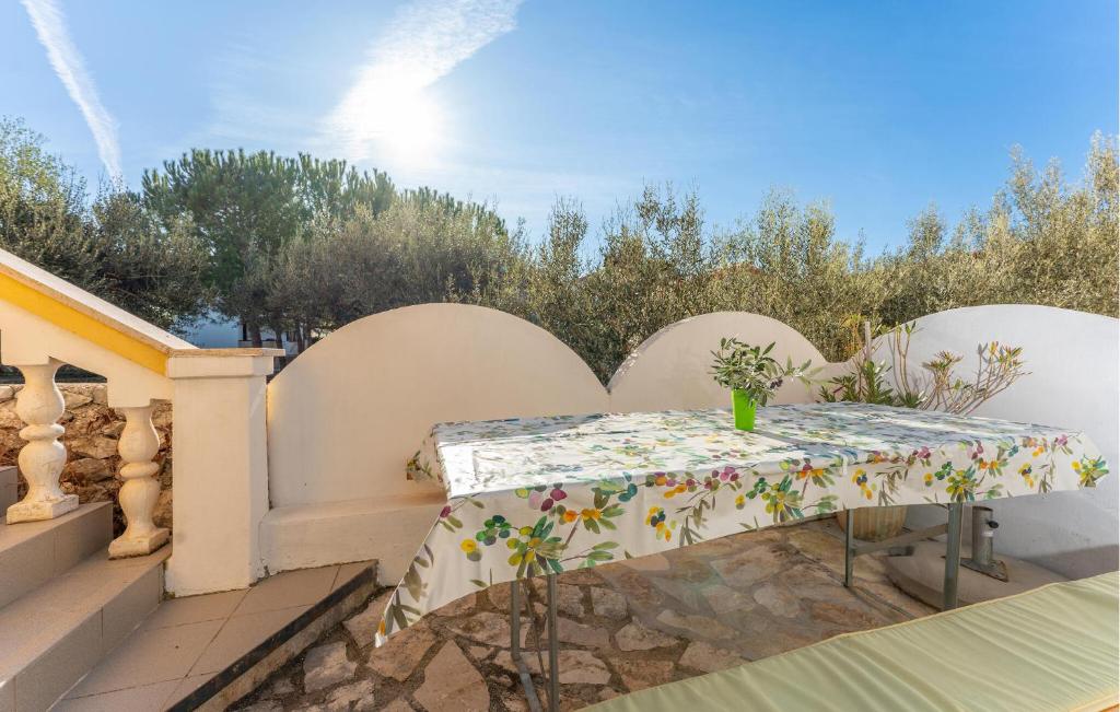 Stunning Apartment In Zdrelac With Wifi, Ždrelac