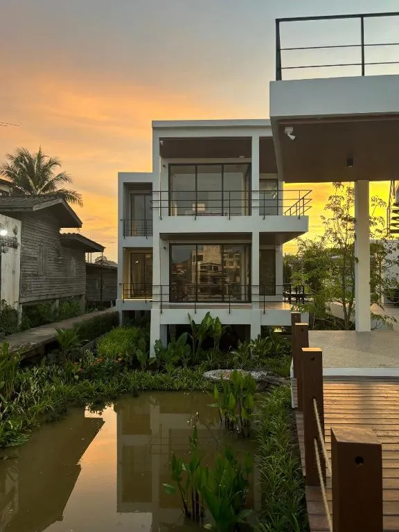 The Episode Boutique Hotel, hotel in Suratthani