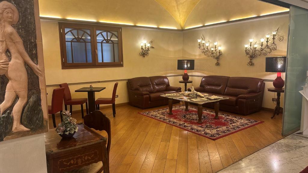 Hotel Roma - 4