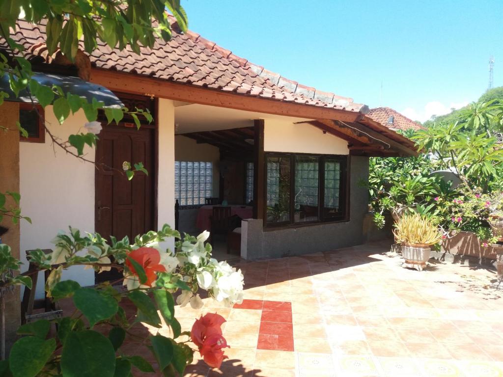 Balcony/terrace, Kembar Inn Padangbai in Bali