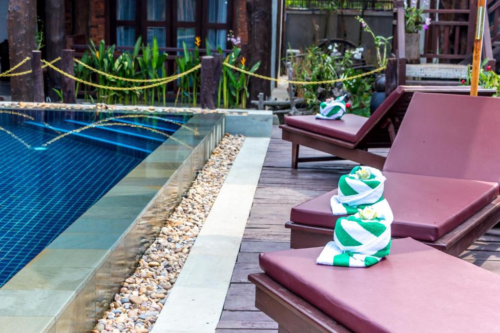 スイミングプール