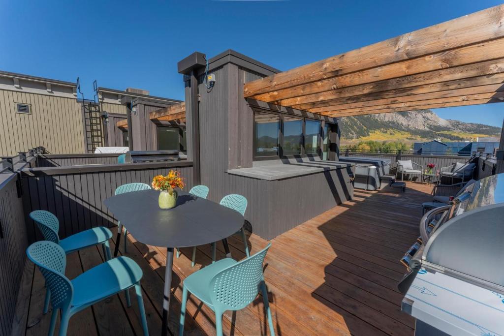 Academy Place | Wild Iris, Crested Butte