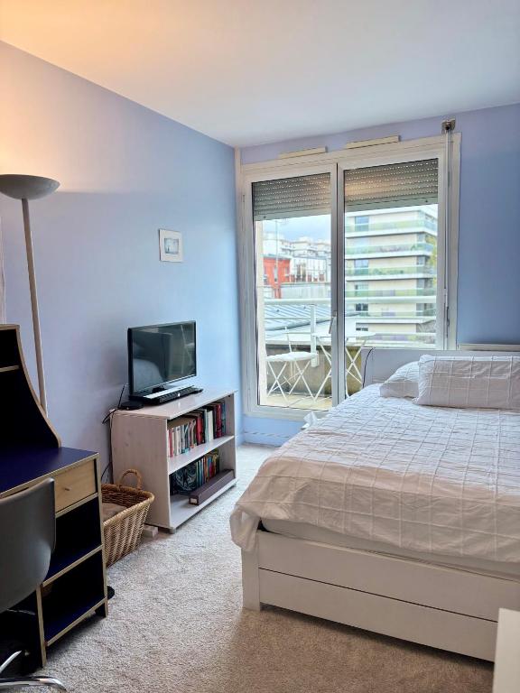 Chambre calme et lumineuse en plein coeur de Paris - 2