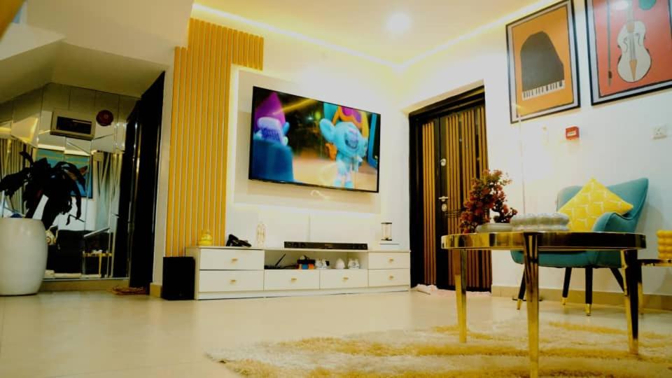 Elegant & Stylish 4BR Apartment, Lekki Phase 1