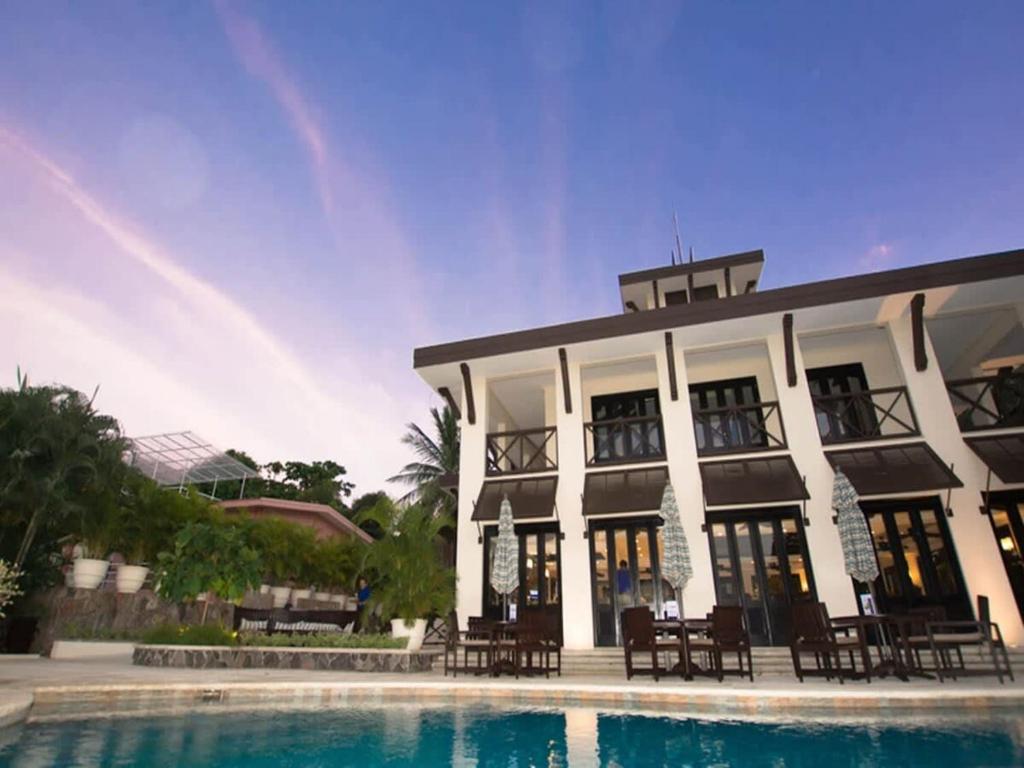 2-BD Ocean-View Condo on 3rd Floor, Coco