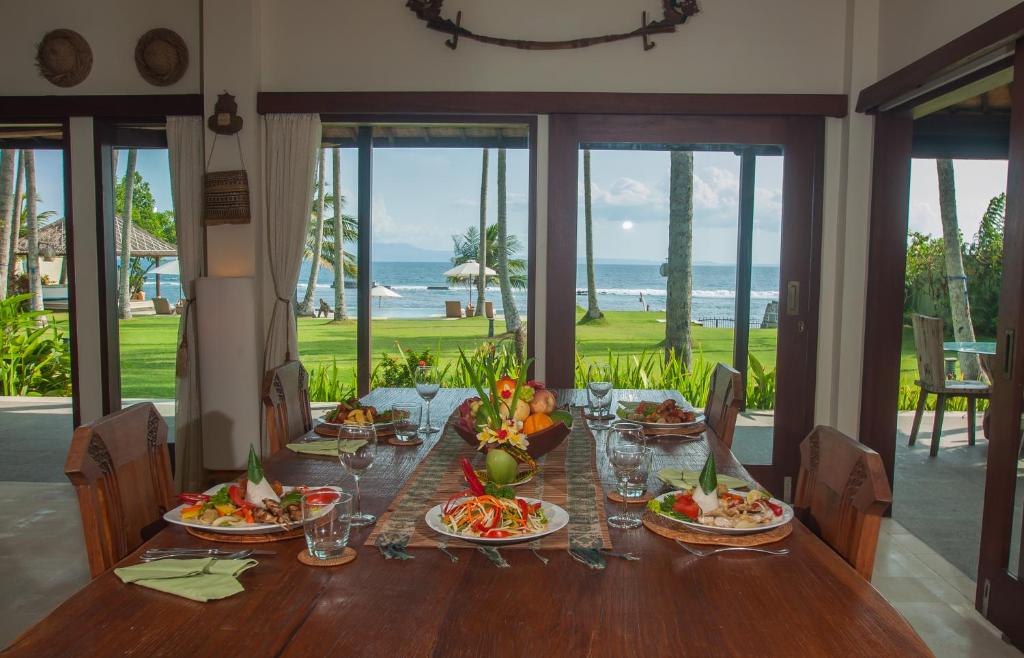 Food and beverages, Beachfront Citakara Sari Villas in Bali