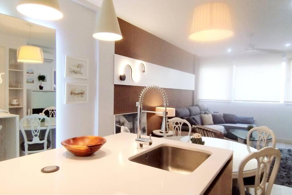 PICASSO - Quiet Renovated Apartment with Oven and Dishwasher and Lift - Steps from Calle San Miguel - 1